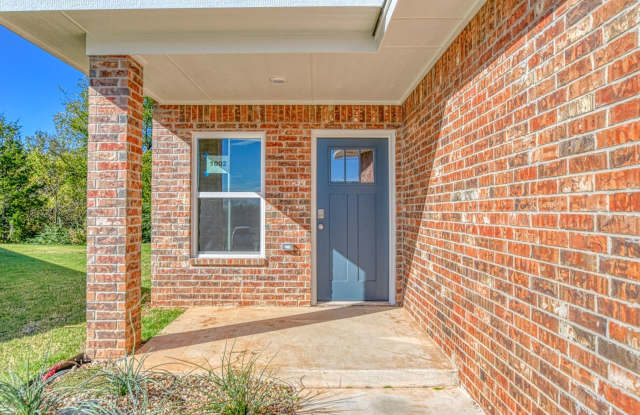 Brand New Construction!  Lawn care included! Gallery 4