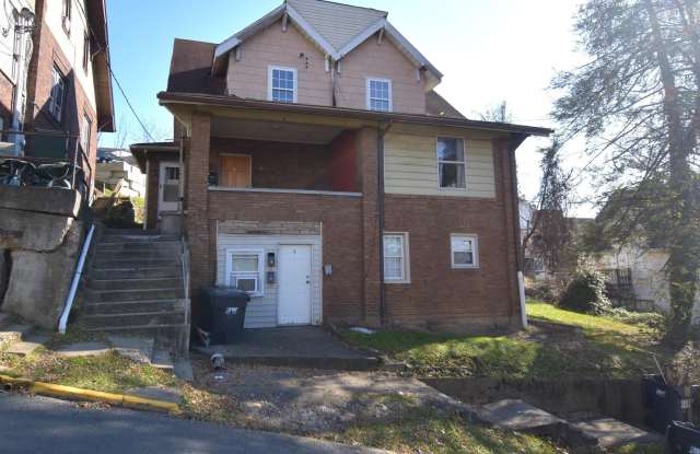 662 Spruce Street - 662 Spruce Street, Morgantown, WV 26505