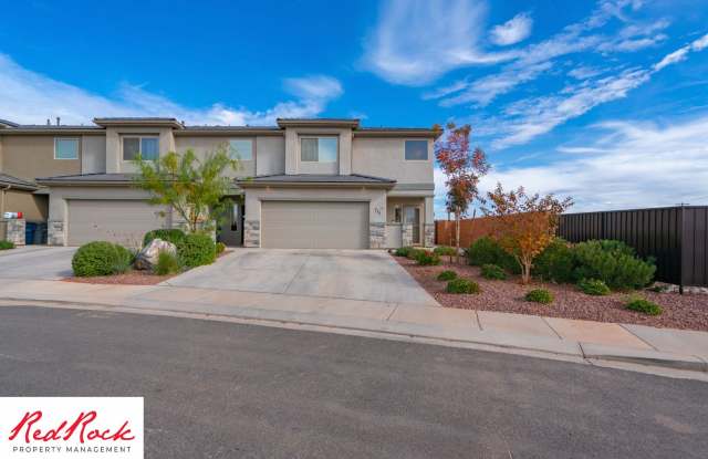 Beautiful townhome in desirable neighborhood in Ivins! photos photos