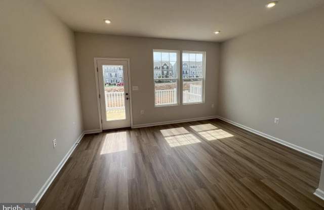 94 COOLIDGE Avenue Gallery 4