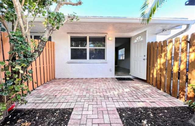 758 NE 13th Ct photos photos