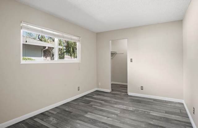 105 Del Rio Cir Apt 1 Gallery 4