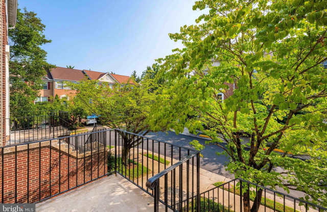 2902 JESSICA Court Gallery 2