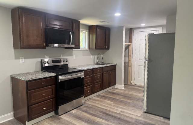 2032 Lowe Street - A Gallery 2