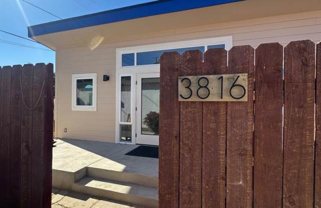 Quiet  Private eco friendly back house in desirable neighborhood - 3816 Mound Avenue, Ventura, CA 93003