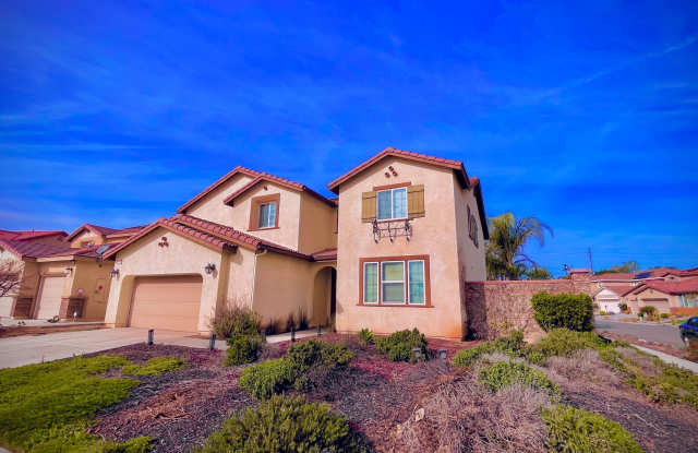 BEAUTIFUL 5BD/3BA-2 Story Home available for rent in Jurupa Valley! Gallery 3