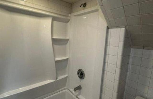 17346 Manchester Road Gallery 3