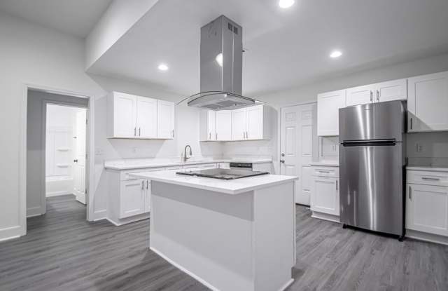 Timeless Elegance with Modern Upgrades – Stunning 3-Bedroom Little Rock Home! photos photos