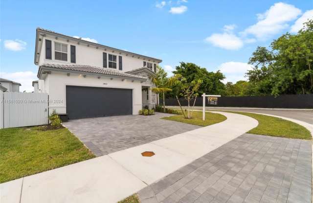 14807 SW 163rd Ter Gallery 2