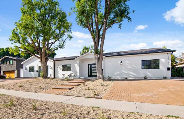 Modern 5 bedroom House for lease in Northridge / Close to CSUN photos photos