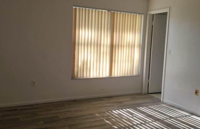 5900 VILLAGE CIRCLE Gallery 2