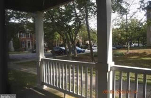 2 BEDROOM AND 2 FULL BATH GROUND LEVEL CONDO Gallery 4