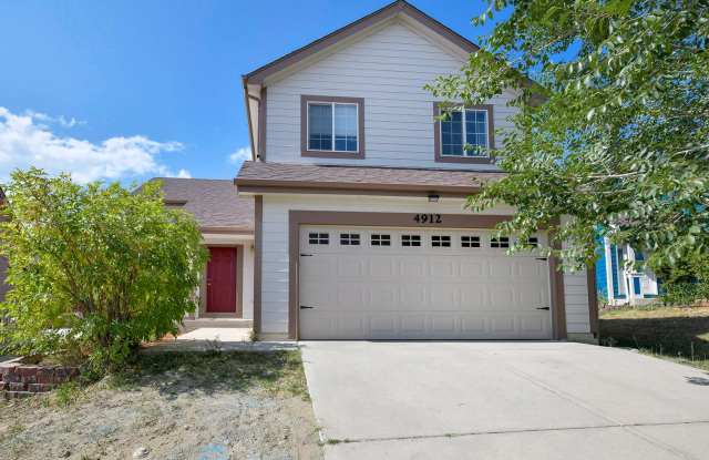 Stetson Hills Home with HUGE Yard! photos photos