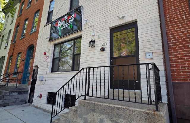 804 FRANKLIN Street Gallery 2