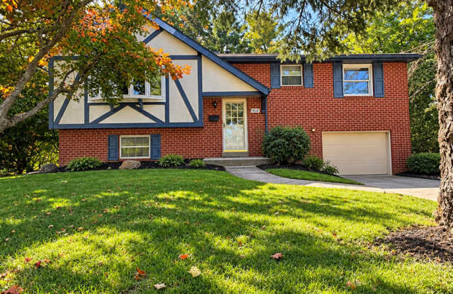 Spacious 4-Bedroom Home with Finished Lower Level in Warrington Gallery 1