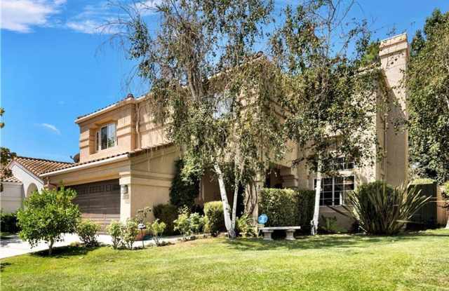 BEAUTIFUL LONE OAK HOME IN CALABASAS! photos photos