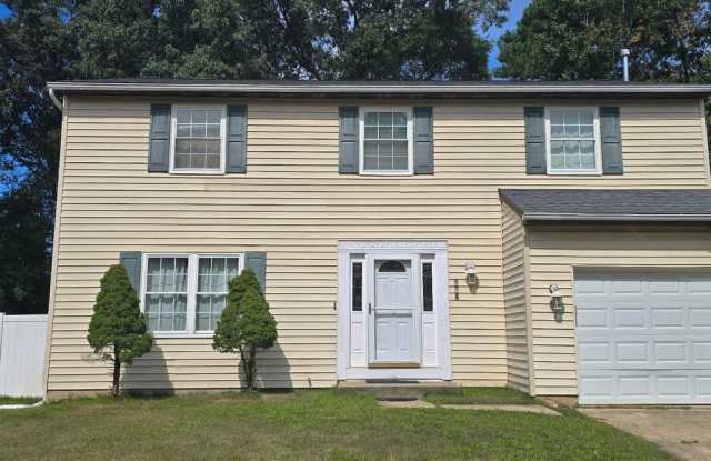 134 STEEPLECHASE Circle Gallery 1