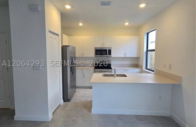 13316 SW 232nd Ter Gallery 4