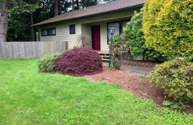 2 Bed 2 Bath Home with Fenced Yard in Ferndale Gallery 1