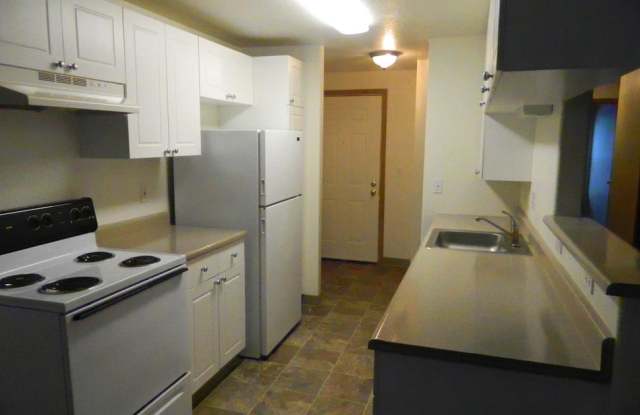 Creekside Villa Apartments Gallery 3