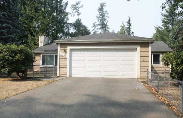 Conifer Park Three Bedroom for Rent! Available Now! Huge, Fully Fenced Yard! Gallery 1