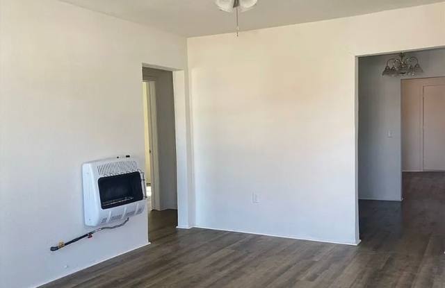 2 Bed/ 1 Bathroom Gallery 3