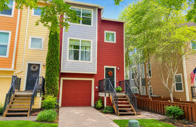 Gorgeous 3 BD | 2.5 BA Townhome | Popular Amberglen Townhomes Neighborhood | Beautiful Backyard | Near Nature Parks photos photos