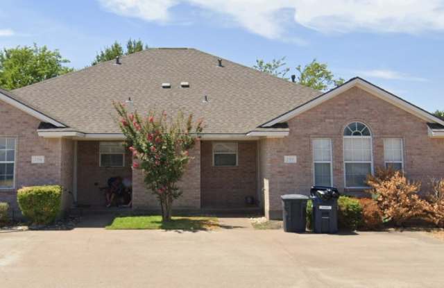 2314 Axis Ct photos photos