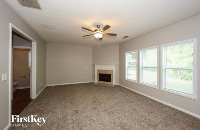 2515 Village Green Drive Gallery 4