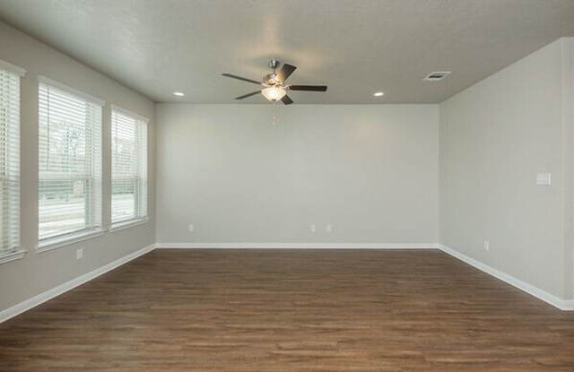 Spacious Townhome Available Now! Gallery 2