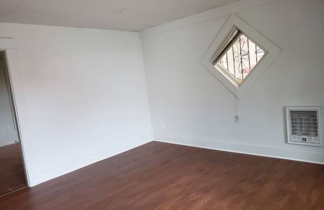 4613 Kirkland Avenue Gallery 3