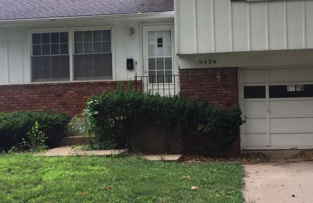 9434 Riggs St - 9434 Riggs Street, Overland Park, KS 66212