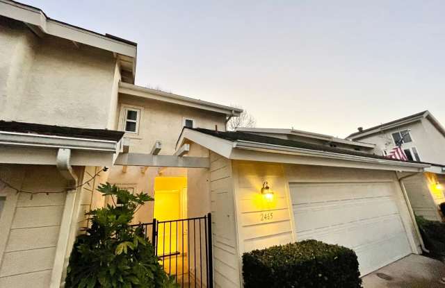 2 Bedroom 2 1/2 Bath two story townhouse with attached two car garage! Gallery 4