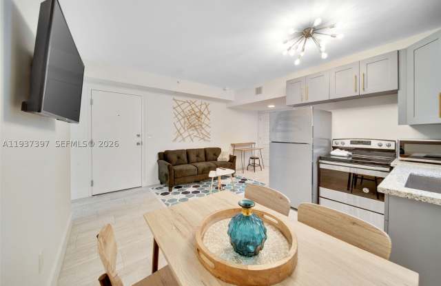 2162 SW 14th Ter Gallery 2