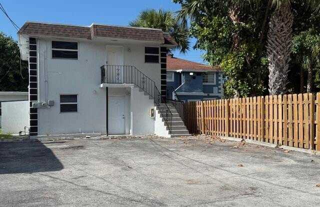 302 N Tamarind Avenue photos photos