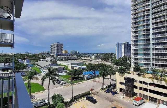 7545 E Treasure Dr photos photos