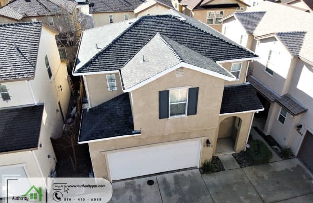 2333 La Villa Way - 2333 La Villa Way, Redding, CA 96003
