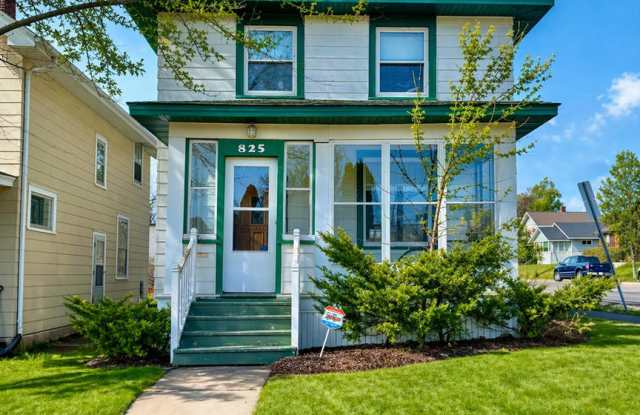 AVAILABLE Immediately! - Gorgeous 3 Bedroom 1 Bath Single Family Home! photos photos