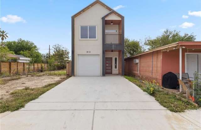 813 S Bicentennial Boulevard photos photos