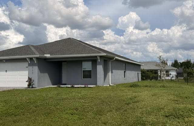 1017 Northeast Juanita Place Gallery 3