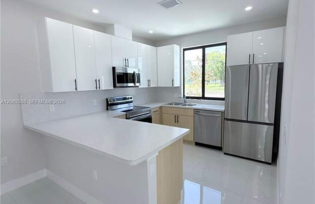 12368 SW 219th Street, Miami, FL 33170 - 2850 Gallery 3
