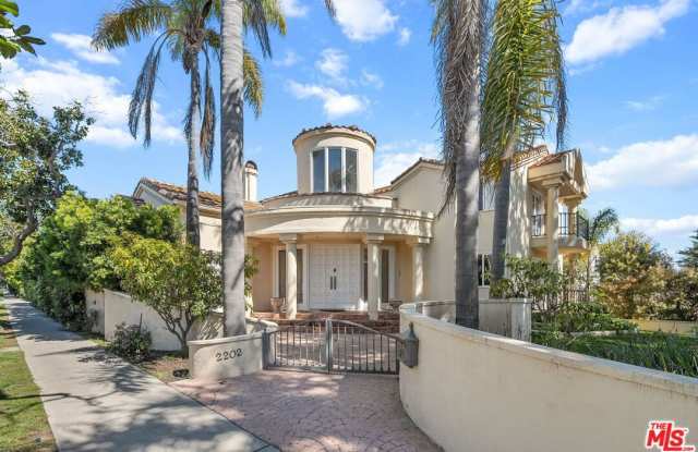 2202 San Vicente Blvd photos photos