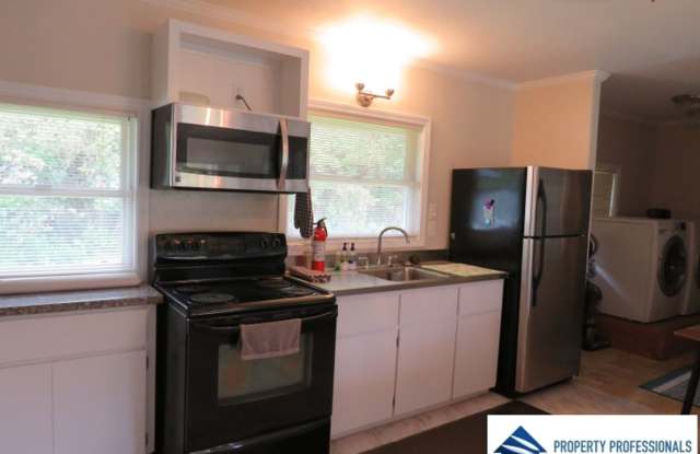 Fully Furnished, Cute & Cozy in Mountain View Gallery 4