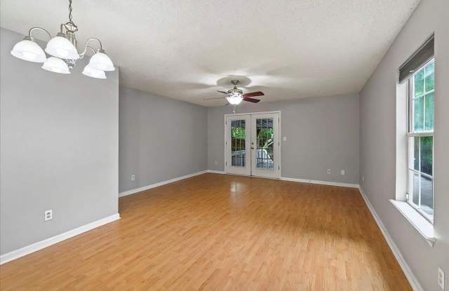 3001 Oak Park Court Gallery 4