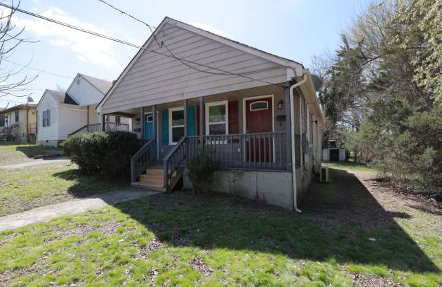 *MOVE IN SPECIAL*-Charming  Fully Updated 1-Bedroom Duplex photos photos
