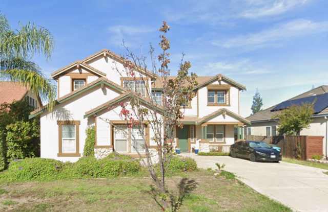 massive 4-bedroom, 3-bathroom home in Plumas Lake (Arboga) photos photos