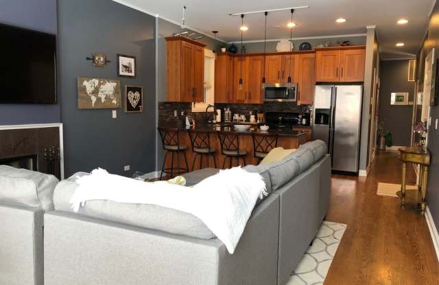 3732 North Kenmore Avenue - 2 Gallery 3