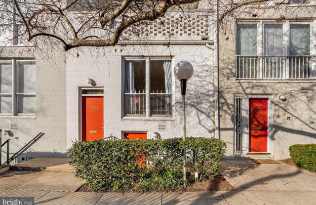 725 DELAWARE AVE SW #218 photos photos