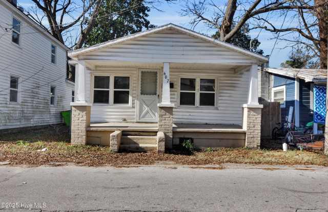 607 1st Avenue photos photos