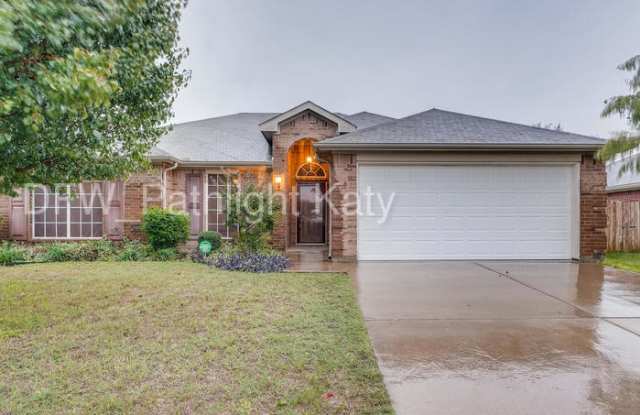 805 Meadowbrook Lane - 805 Meadowbrook Lane, Mansfield, TX 76063